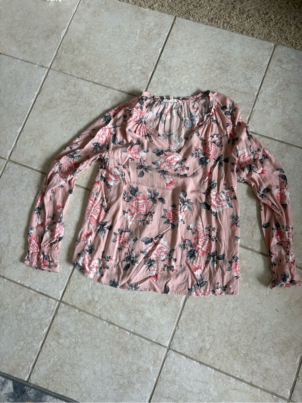 C&C California Pink Floral V-Neck Long Sleeve Peasant Blouse